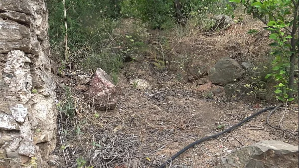 Curvy Arab slut wife gets hardcore fucking in the outside